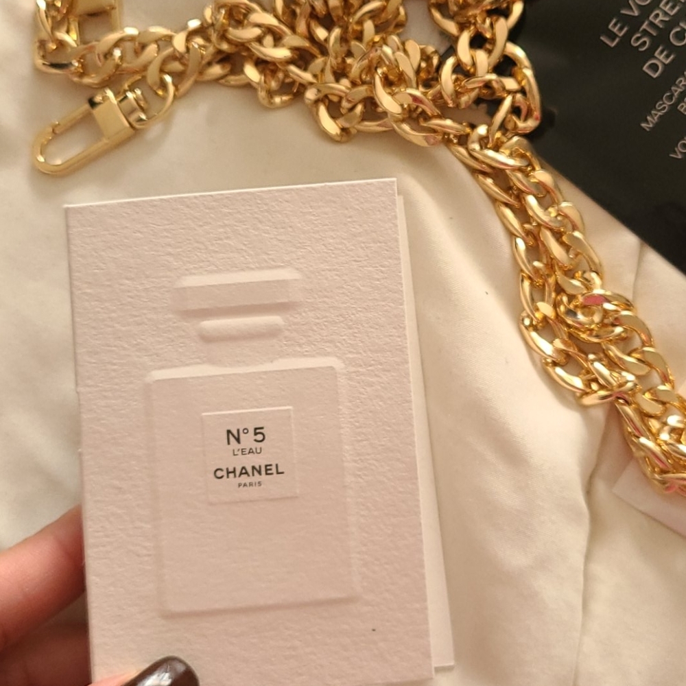 Chanel Sample - image 1